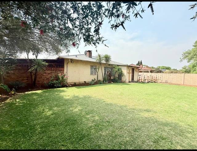 3 BEDROOM HOUSE FOR SALE IN VANDERBIJLPARK CW 1